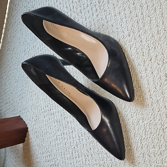 NWOT Kelly and Katie Heels - Picture 1 of 5